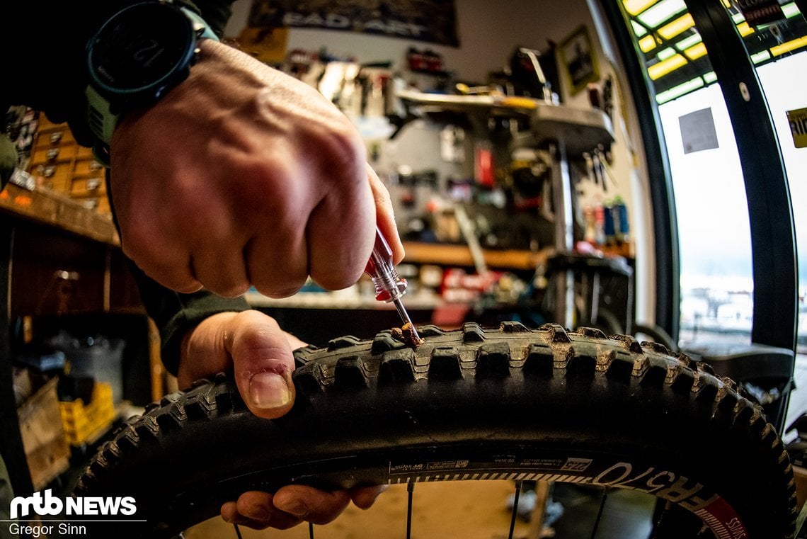 Wir haben die Tubeless-Reparatur-Sets eine Saison lang auf dem Trail dabei gehabt