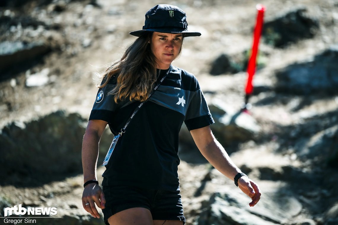 Camille Balanche dürfte für so ziemlich jedes Team eine willkommene Verstärkung sein. Zwischendurch war ein Wechsel zu Commencal angeblich fix, dann hieß es, dass sie ganz bestimmt bei Trek landen wird