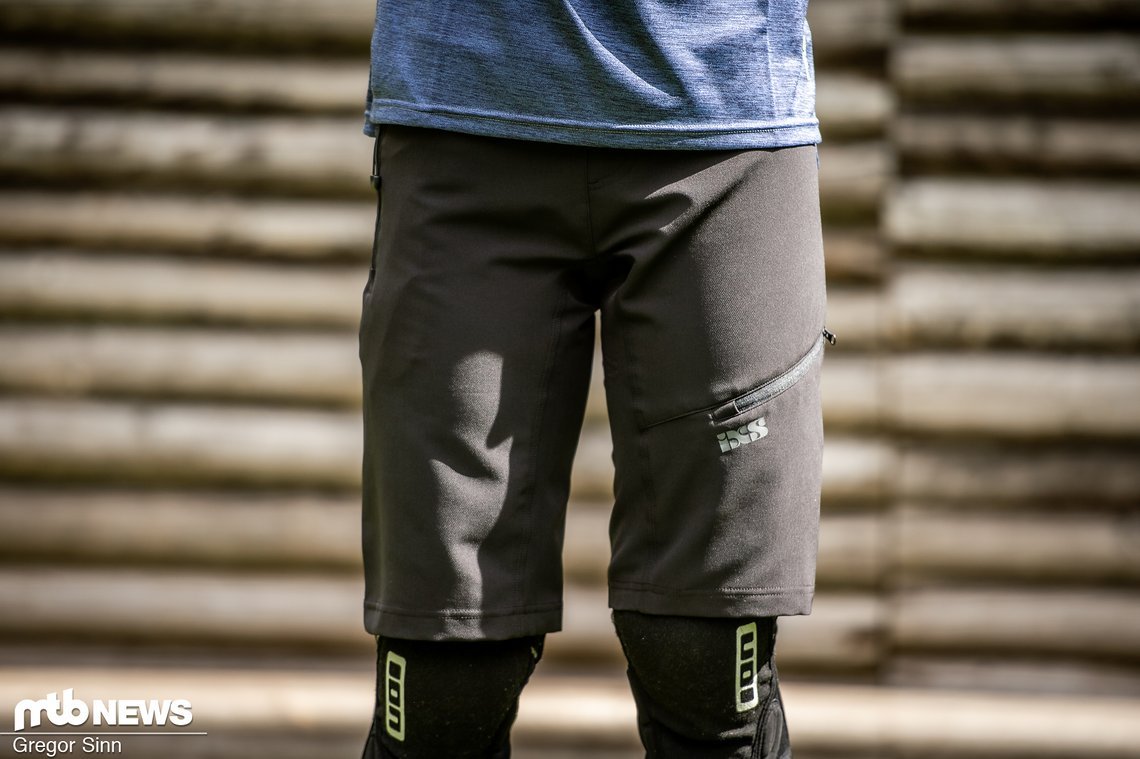 Die iXS Carve Hip-Hugger-Shorts sind ziemlich speziell …