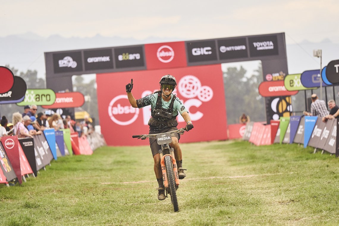 during Stage 4 of the 2025 Absa Cape Epic Mountain Bike stage race held at Fairview, Paarl, Cape Town, South Africa on the 20th March 2025. Photo by Michael Chiaretta/Cape Epic
PLEASE ENSURE THE APPROPRIATE CREDIT IS GIVEN TO THE PHOTOGRAPHER AND ABS