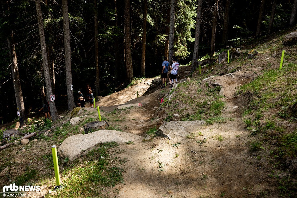 Typisch Val di Sole: Beim Track Walk denkt man sich noch, dass das ja irgendwie gar nicht so schlimm aussieht, und spätestens nach dem ersten Trainingstag wird man von der Black Snake heftiger vermöbelt als von den Klitschko-Brüdern im Duett.