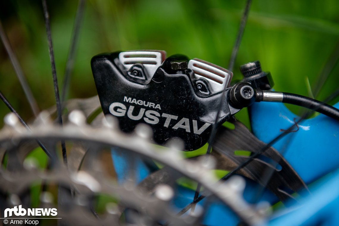 Der wuchtige Bremssattel liefert jede Menge Bremskraft und Standfestigkeit für anspruchsvolle Enduro- und Graivty-Fahrer.
