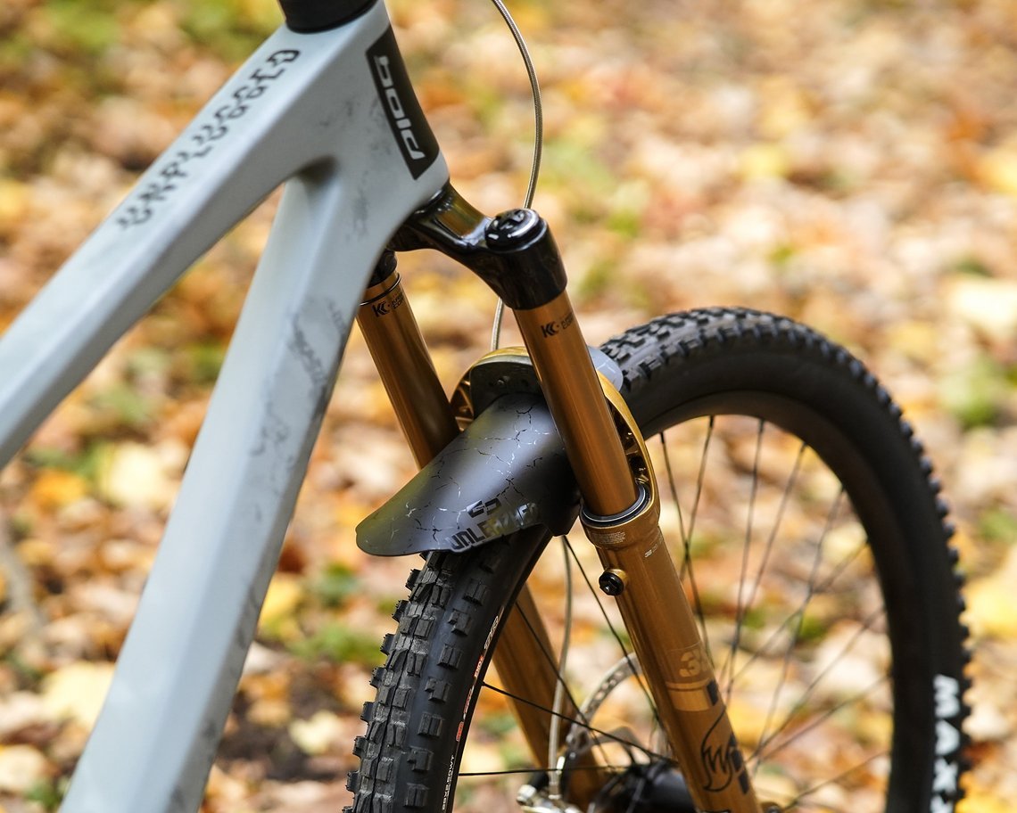 … und kann an Fox, Marzocchi und RockShox-Gabeln befestigt werden.