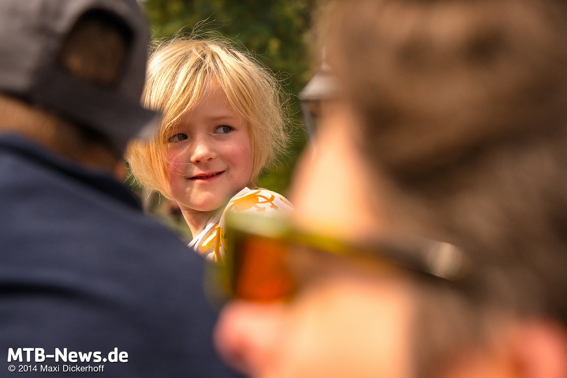 Jung und alt beim District Ride 2014: Durch die zentrale Lage der Strecke ist ein bunt gemischtes Publikum anwesend gewesen.