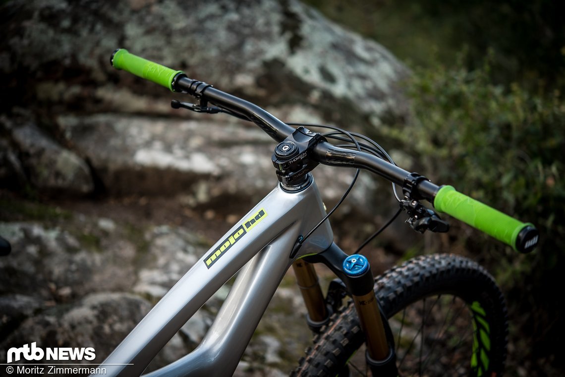 Der 800 mm breite Carbon-Lenker stammt ebenfalls von Ibis