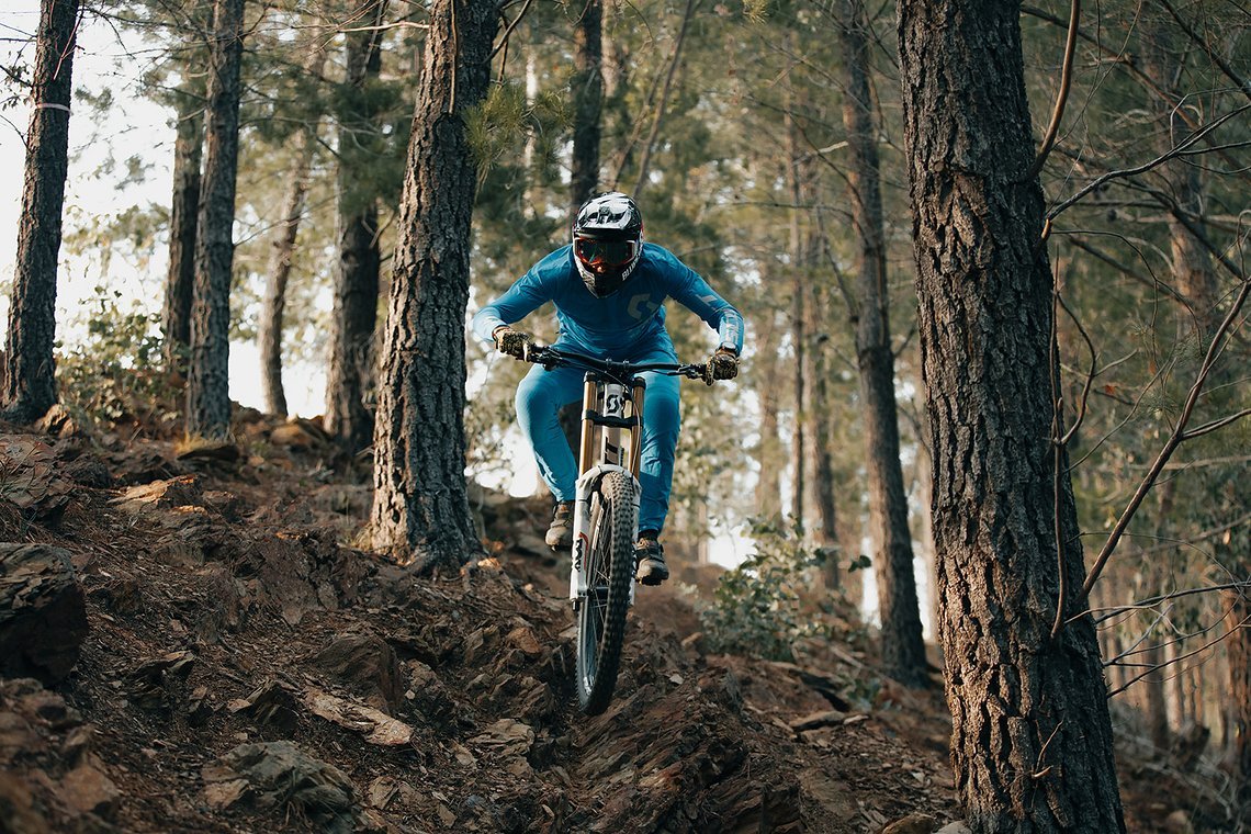 scott-sports-scott-dh-factory-2021-bike-actionImage-by-riley-matthewsShimano x Scott by Riley Matthews-5