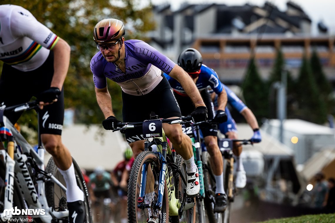 Luca Schwarzbauer investierte viel Energie im Short Track in Mont-Sainte-Anne und versuchte das Feld mit einem enorm hohen Tempo zu zersplittern.
