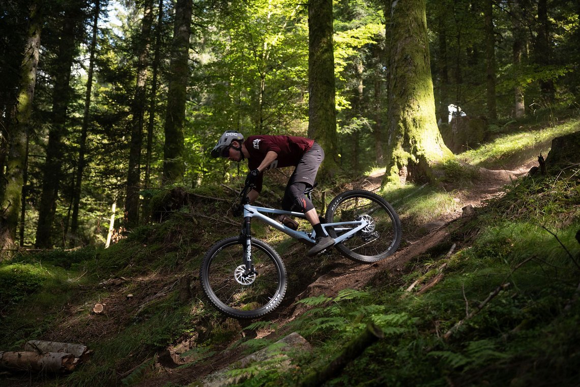 Bergab vermittelt das Scor viel Sicherheit für eine so kurzhubiges Trail Bike