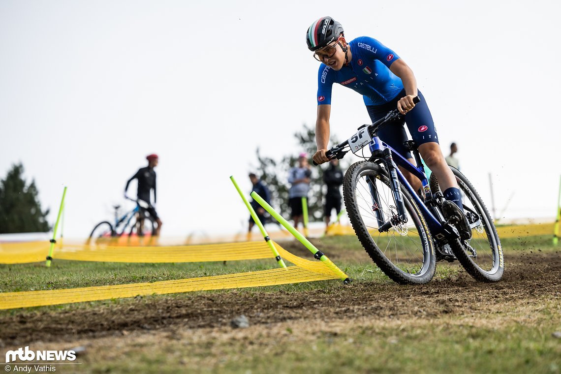 Das italienische Sextett und Schlussfahrer Mattia Stenico verteidigten Rang drei und sicherten sich somit die Bronzemedaille.