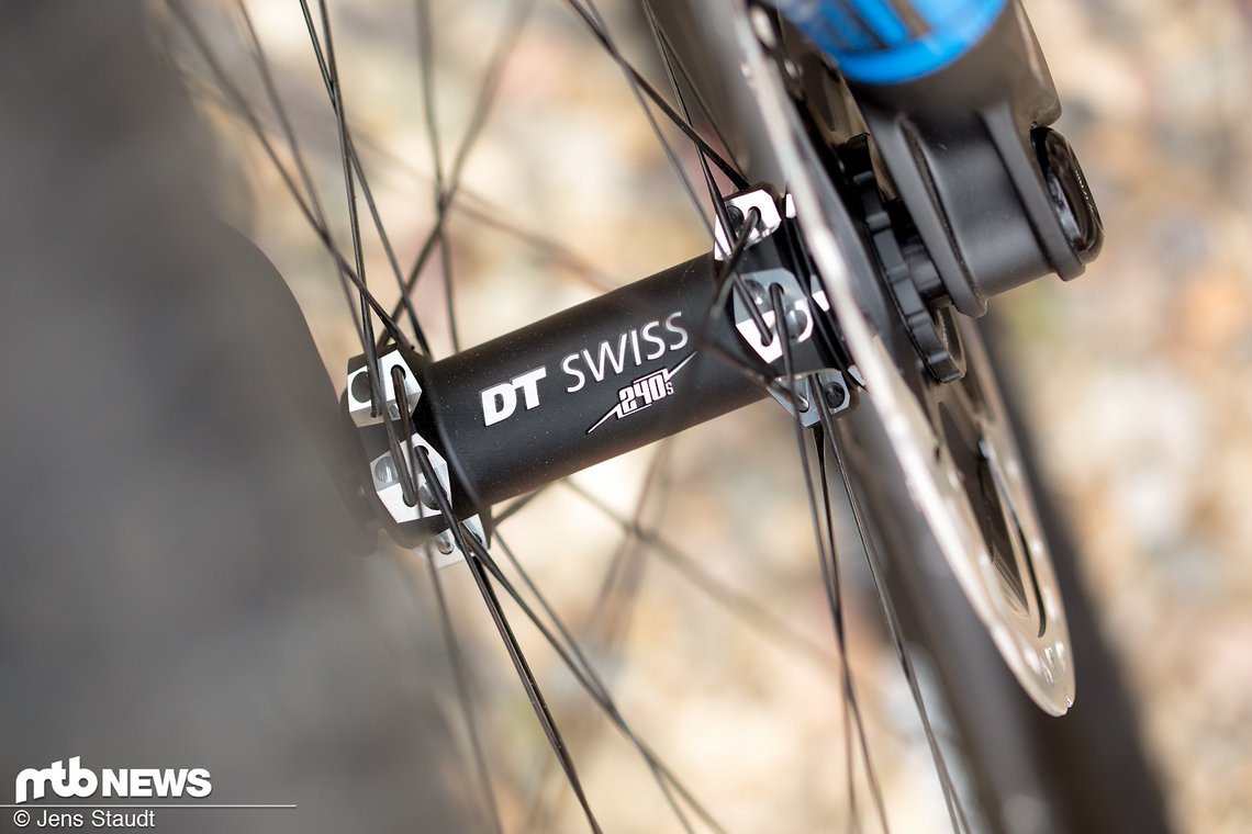 An World Cup- und Team-Bikes ist der DT Swiss XRC 1200 Carbon-Laufradsatz ab Werk verbaut
