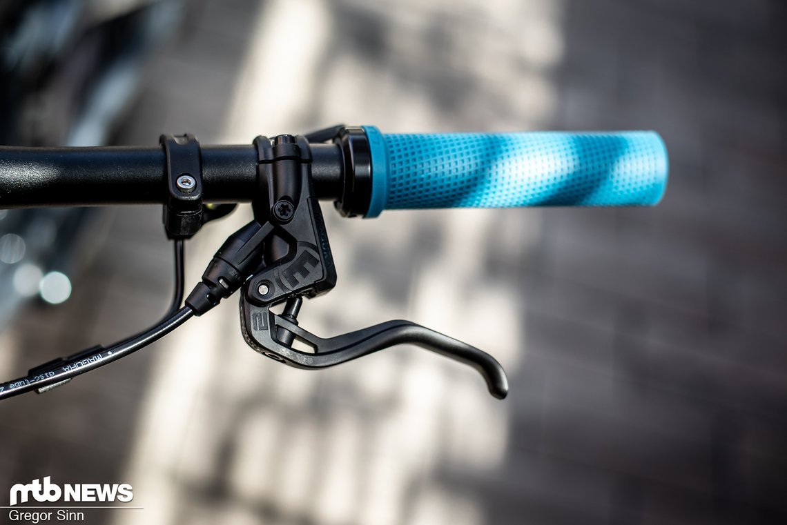 Magura-Bremsen sorgen am 2.999 € teuren Race-Modell für Bremspower.