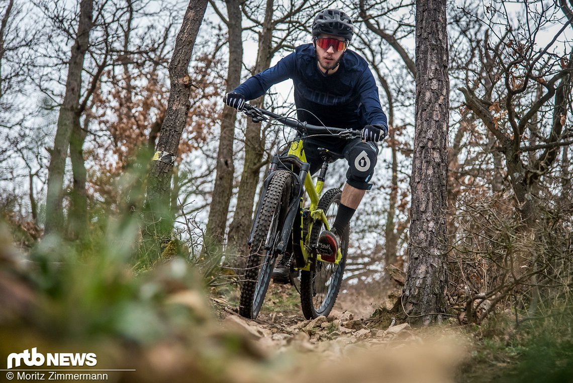 Auf flachen Trailabschnitten tritt sich das Sight effizient und lädt zu Zwischensprints ein.