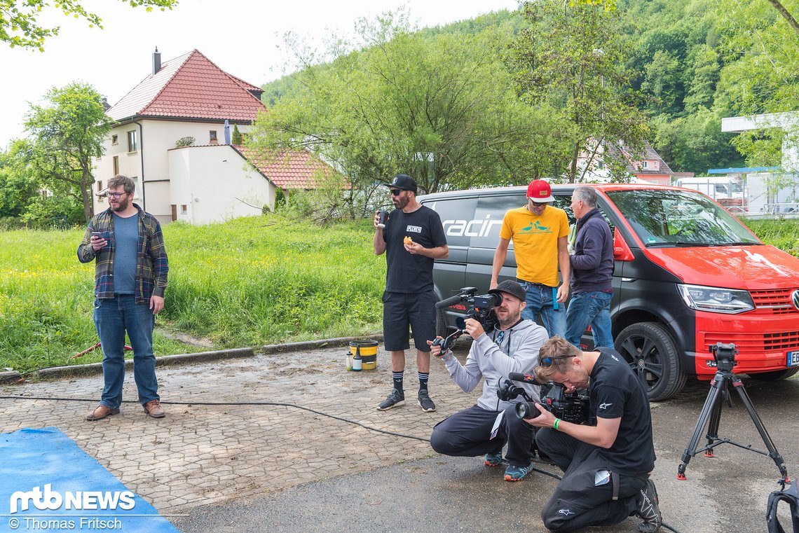 Das Spektakel will sich auch Rob Warner nicht entgehen lassen.