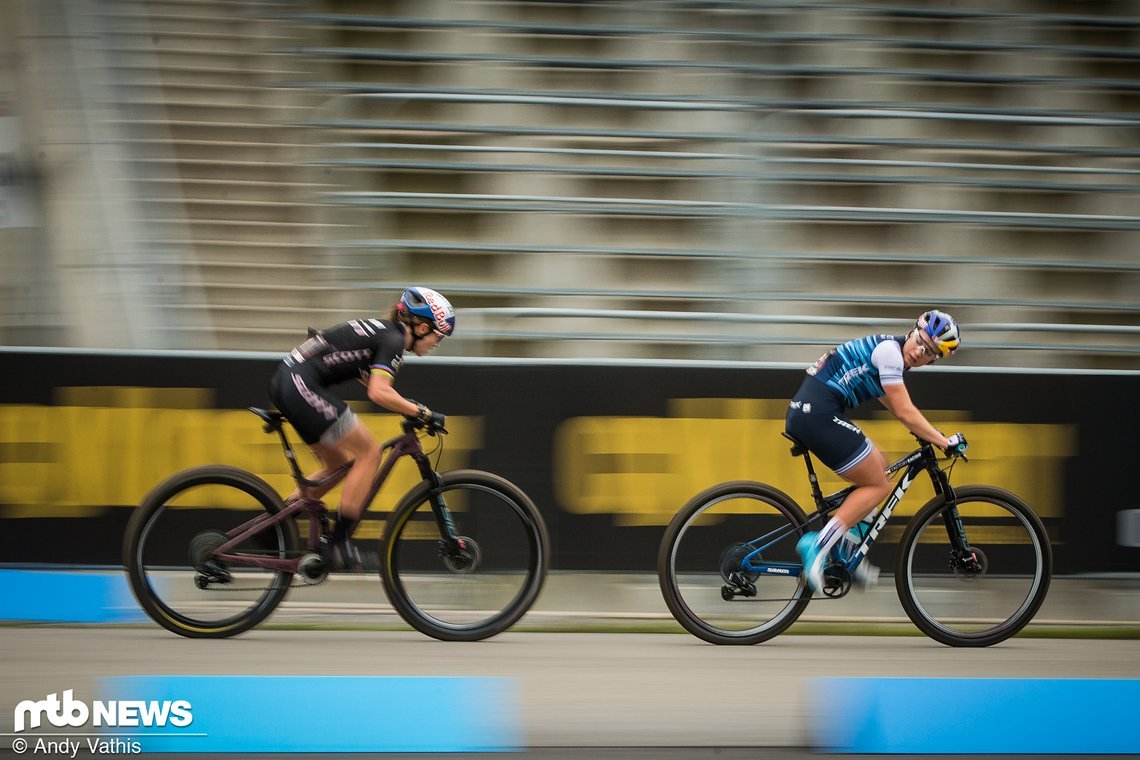 2020 dominierte Evie Richards die Short Track-Rennen in Nove Mesto