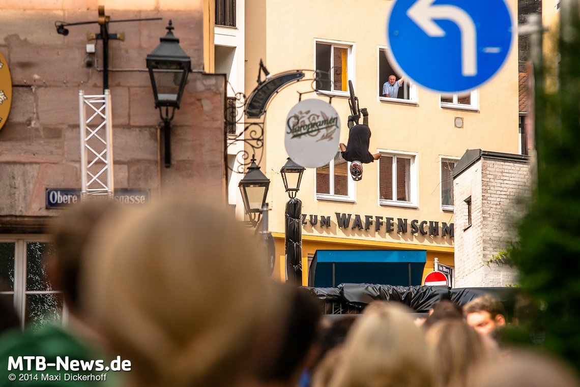 Die Einwohner hatten sichtlich Spaß an diesem Spektakel der besonderen Art.