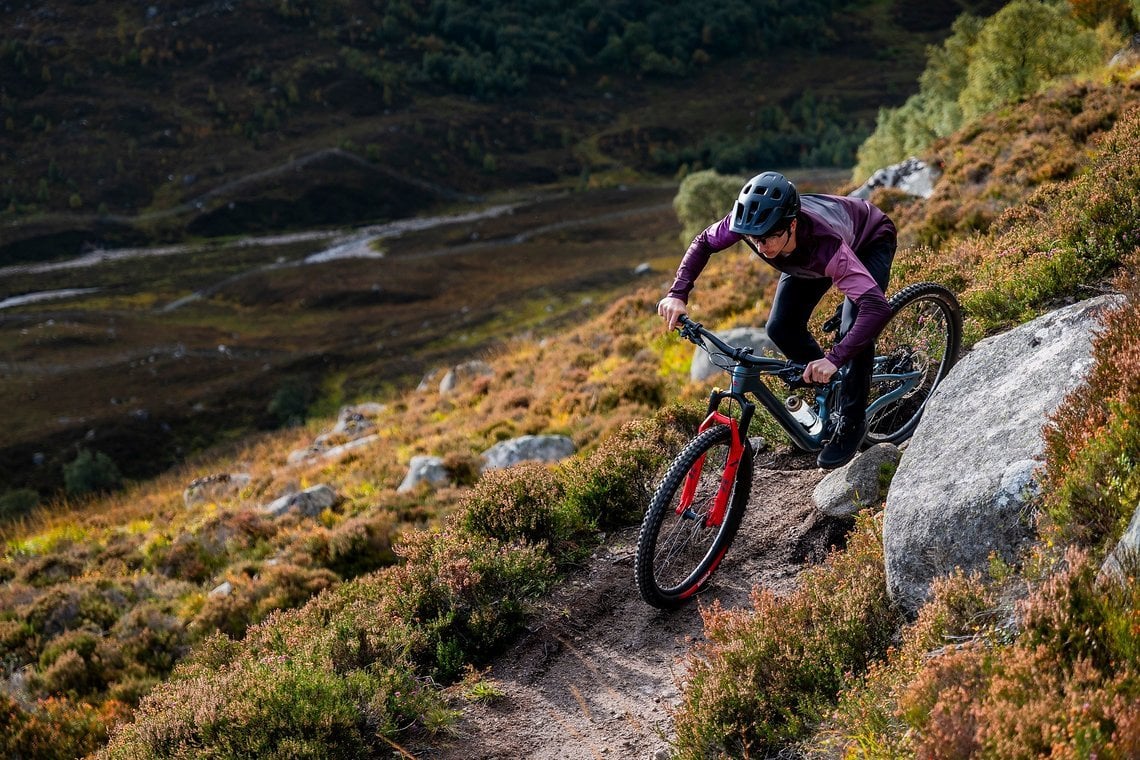 Shimano möchte euch für den Herbst und Winter ausstatten und zeigt die diesjährige Kollektion für Mountainbiker und Mountainbikerinnen.