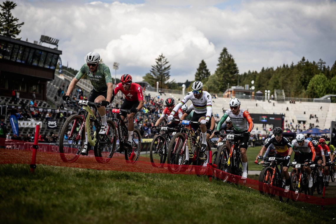 Der Short Track lief für Luca sehr gut. Die Specialized-Jungs um Victor Koretzky und Chris Blevins waren zwar einen Tick zu stark, doch der Canyon-Fahrer konnte das Rennen aktiv mitgestalten und verpasste das Top 3-Podium nur hauchdünn.