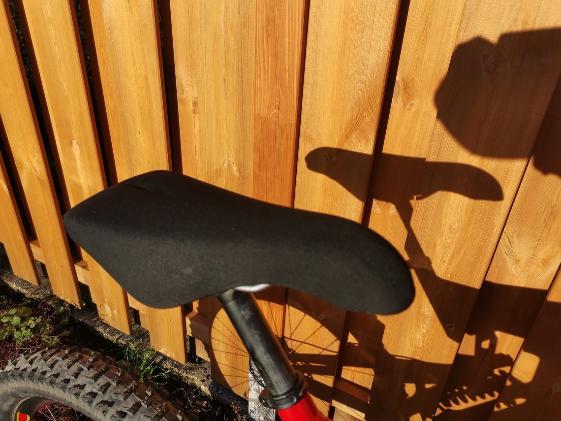 Als Sattel kommt ein komfortabler Azonic Love Seat zum Einsatz