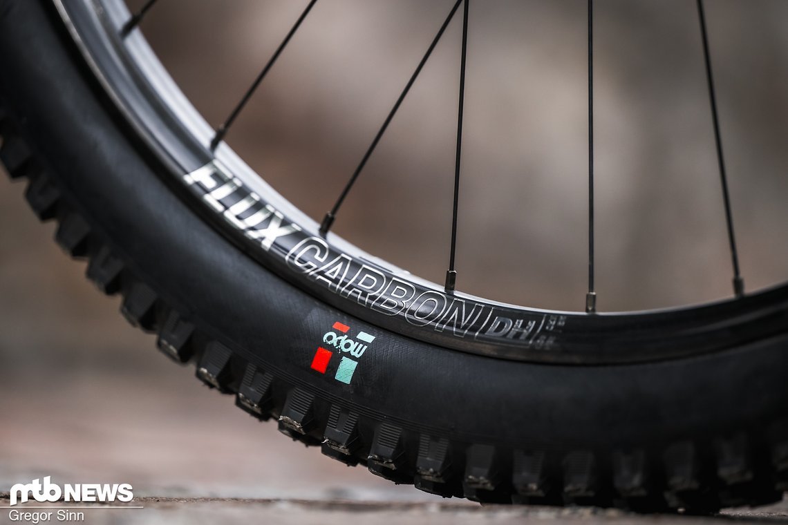 In die Flux Carbon-Laufräder …
