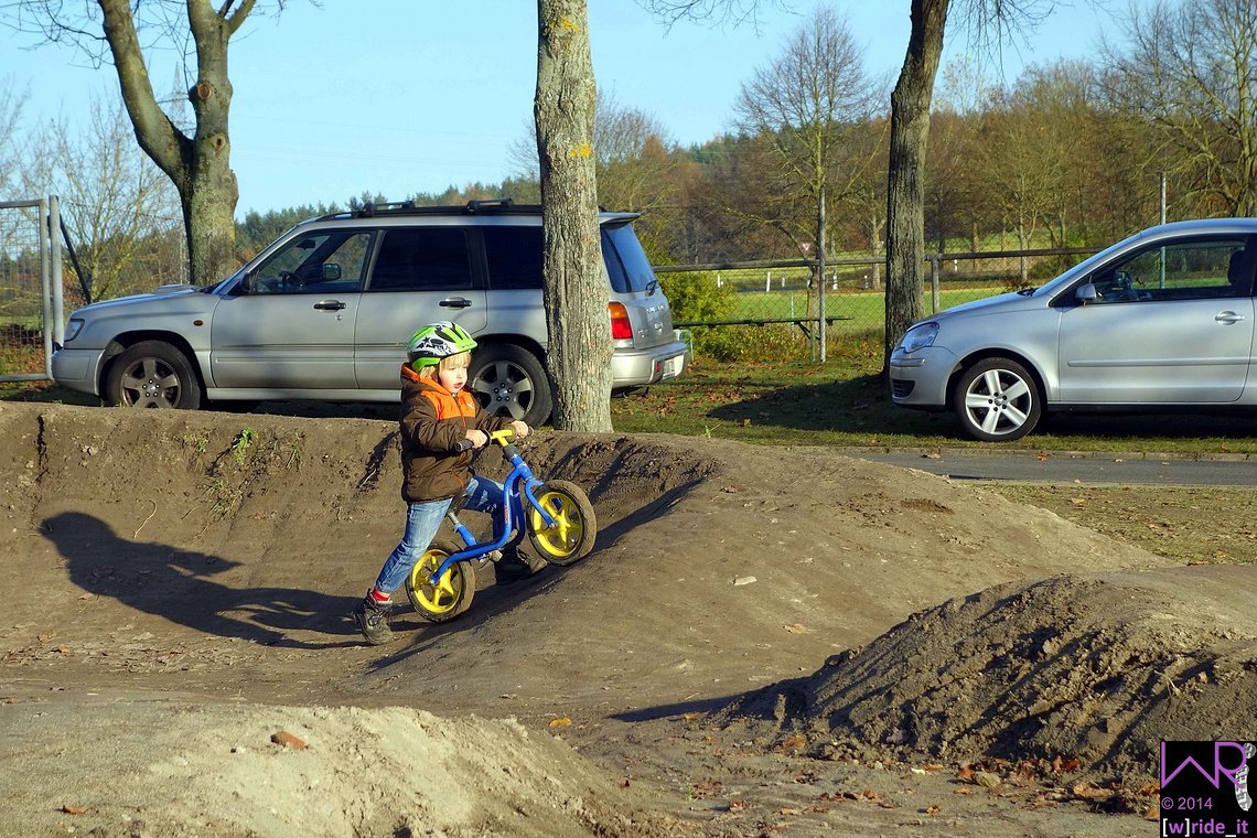 Auch die kleinen habern schon auf dem Pumptrack Spaß