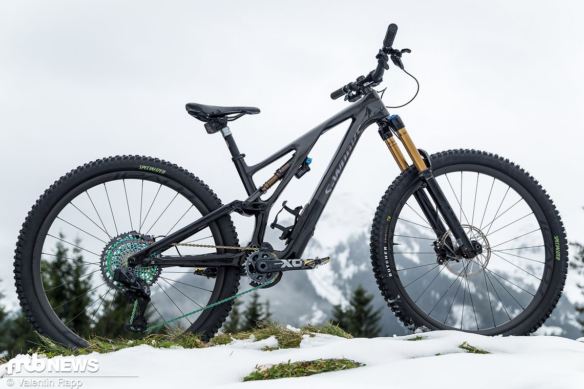 Das neue Specialized Stumpjumper Evo rollt auf 29"-Laufrädern und verfügt über 160 mm Federweg an der Front sowie 150 mm am Heck