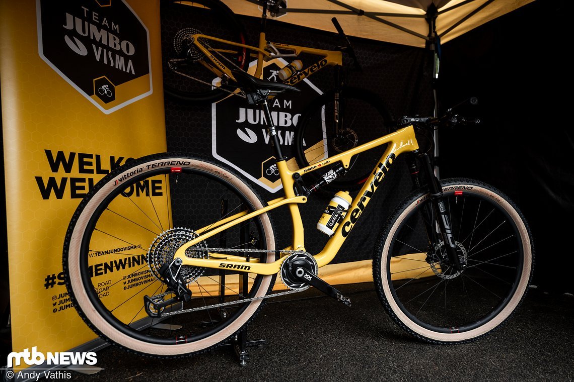 Pünktlich zum Weltcupauftakt präsentierte Cervélo das neue Race-Fully von Milan Vader, Fem van Empel und Co.