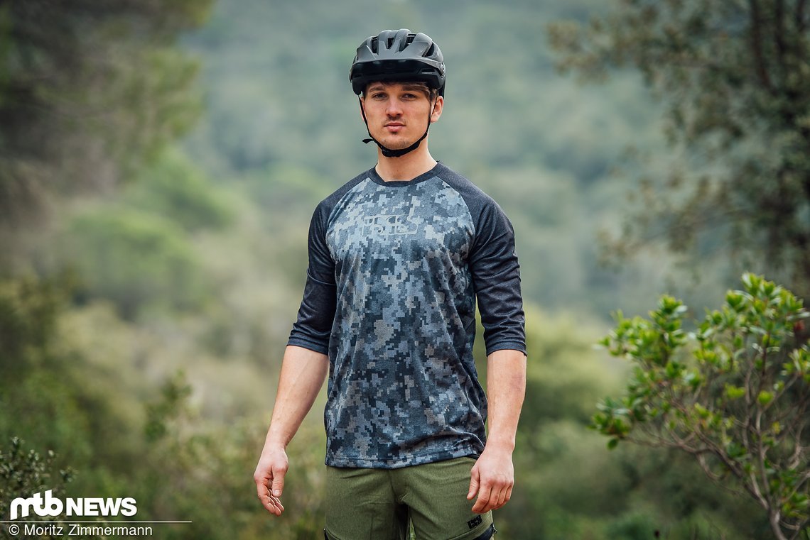 iXS bietet das Vibe 8.1 Trikot in fünf Größen und drei Farben zu einem Preis von 59,90 € an.