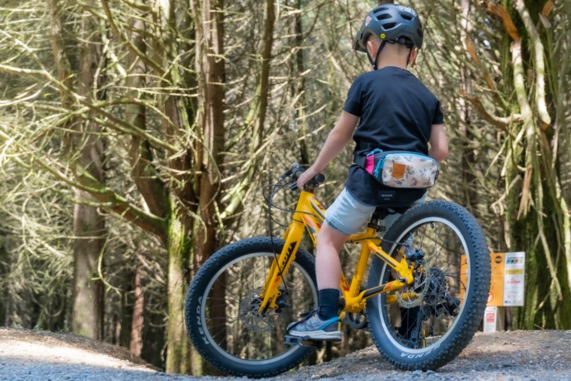 Die Ride Shotgun MTB Kinder-Hüfttasche soll die ideale Ergänzung zum Tow Rope darstellen.