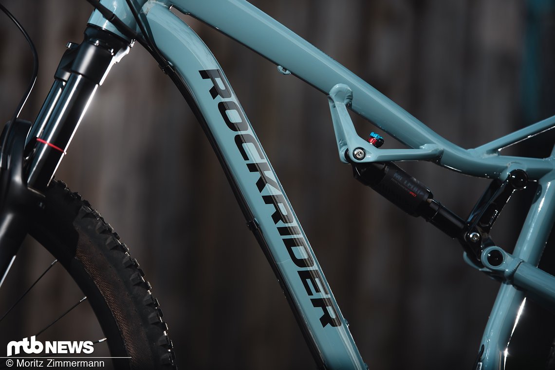 Das Rockrider AM 100 S weist zwar durchaus moderne Design-Elemente auf, wirkt allerdings insgesamt etwas stelzig.