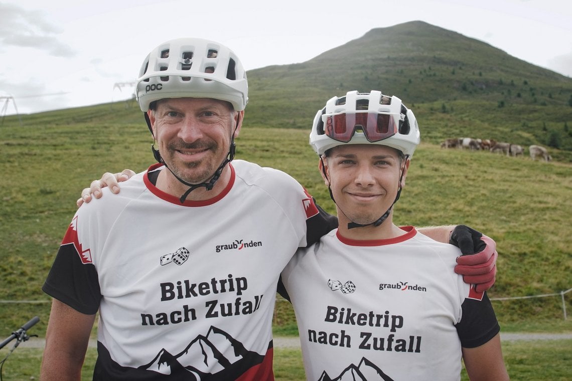 Unter der Devise "Biketrip nach Zufall" machten sich Björn und Mario nach Graubünden.