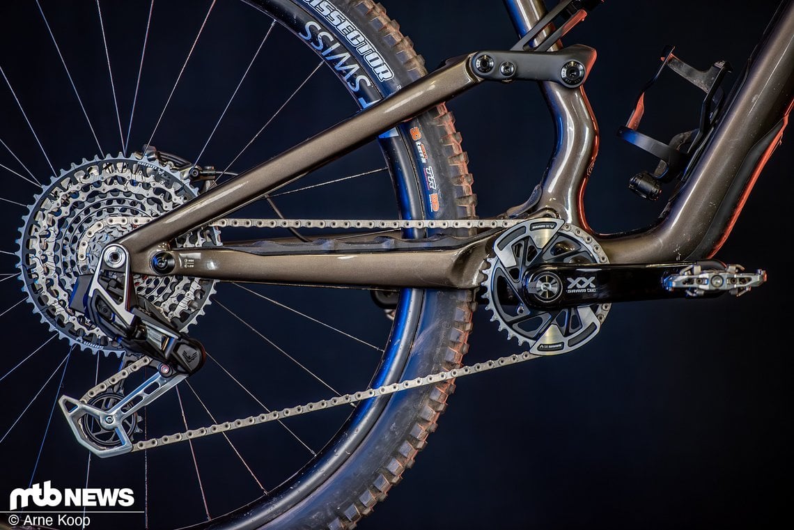 In der einen Ecke die SRAM XX Eagle Transmission …