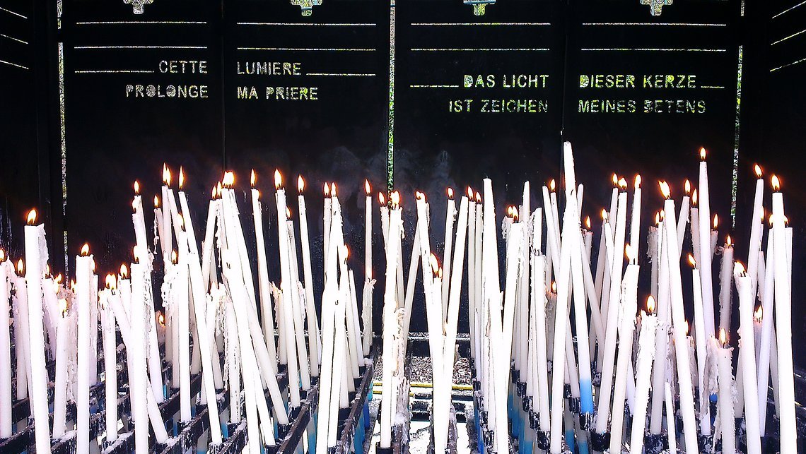 Lourdes - von Kirchen und Bikern ... Vor dem Rennen gab es noch ein bisschen Zeit für Sightseeing