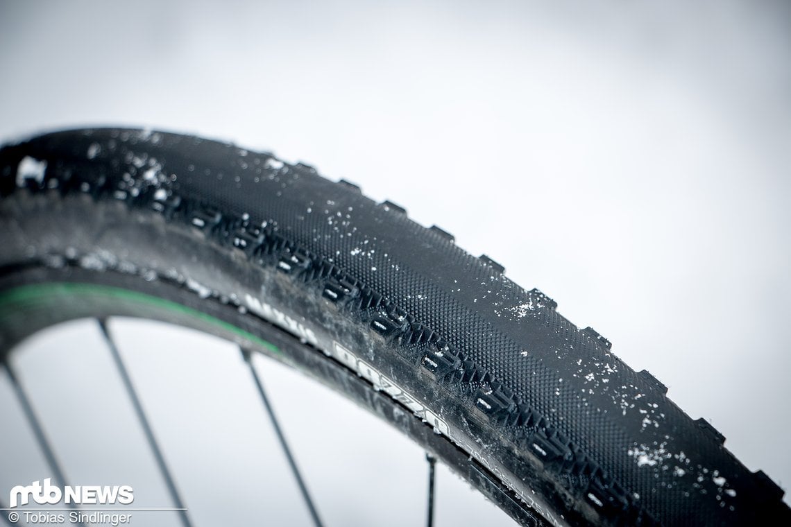 Maxxis hat dem Merida Silex optimierte Gravel-Reifen spendiert