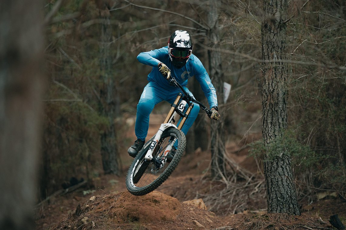 scott-sports-scott-dh-factory-2021-bike-actionImage-by-riley-matthewsShimano x Scott by Riley Matthews-13