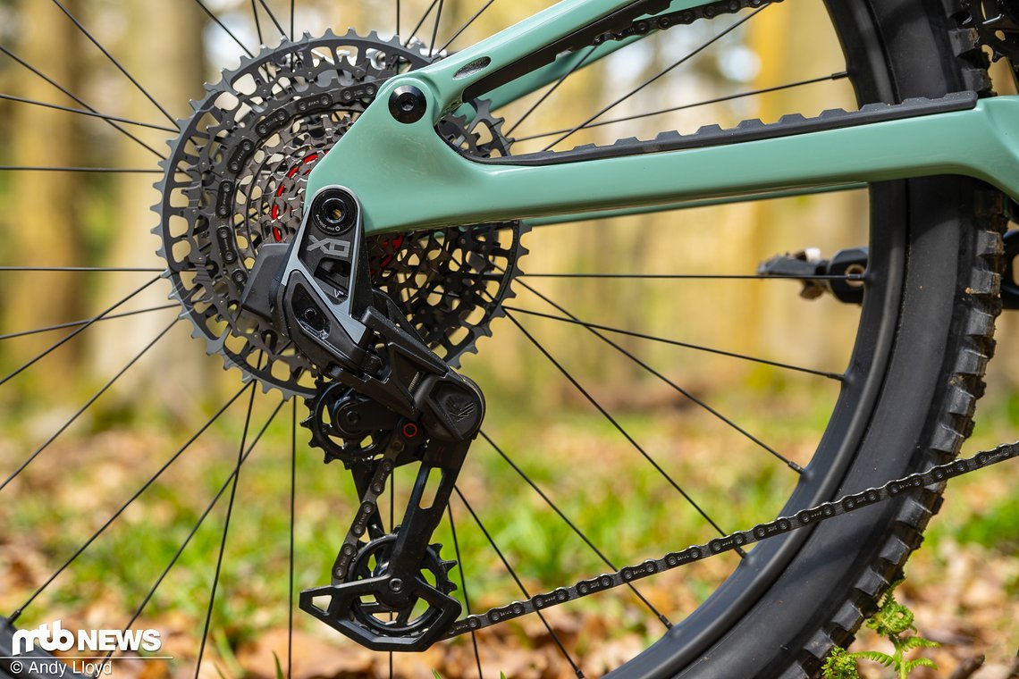Die Top-Version kommt mit edler neuer SRAM X0 AXS Transmission …