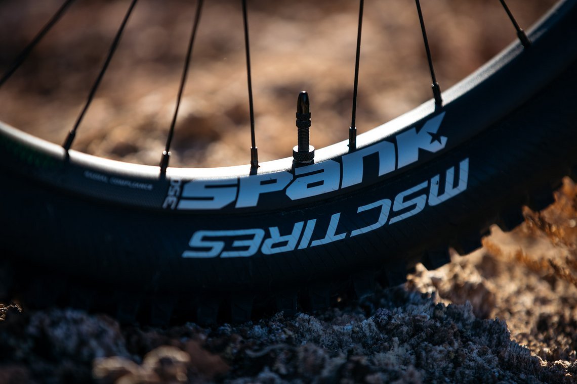 Auf den Spank-Laufrädern sind Reifen von MSC Tires aufgezogen