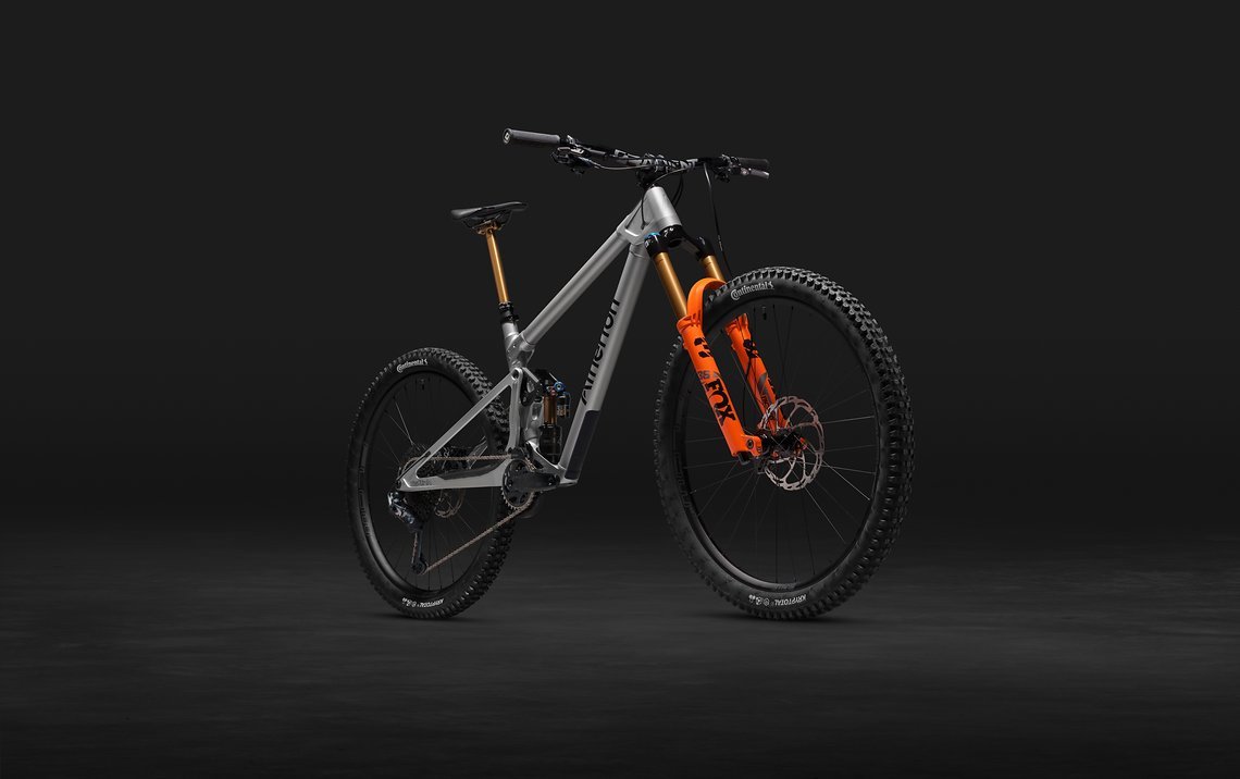 Das neue Atherton S.150 verfügt über 150 mm Federweg und rollt auf Mullet-Laufrädern
