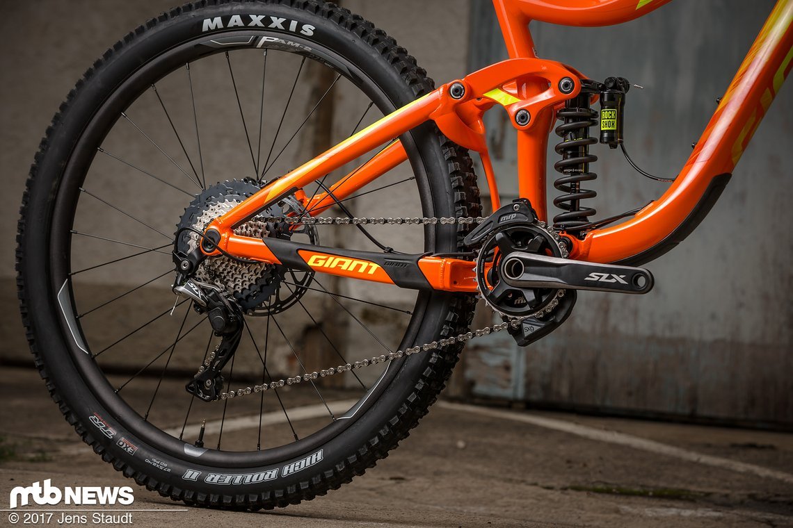 Beim Antrieb setzt Giant auf Shimanos SLX 11-fach Schaltgruppe und eine Kettenführung.