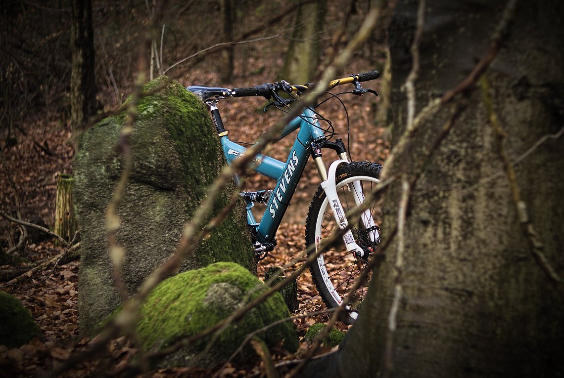 Die RockShox Reba an der Front hat der Performance gut getan, ebenso wie die Speedhub am Hinterbau