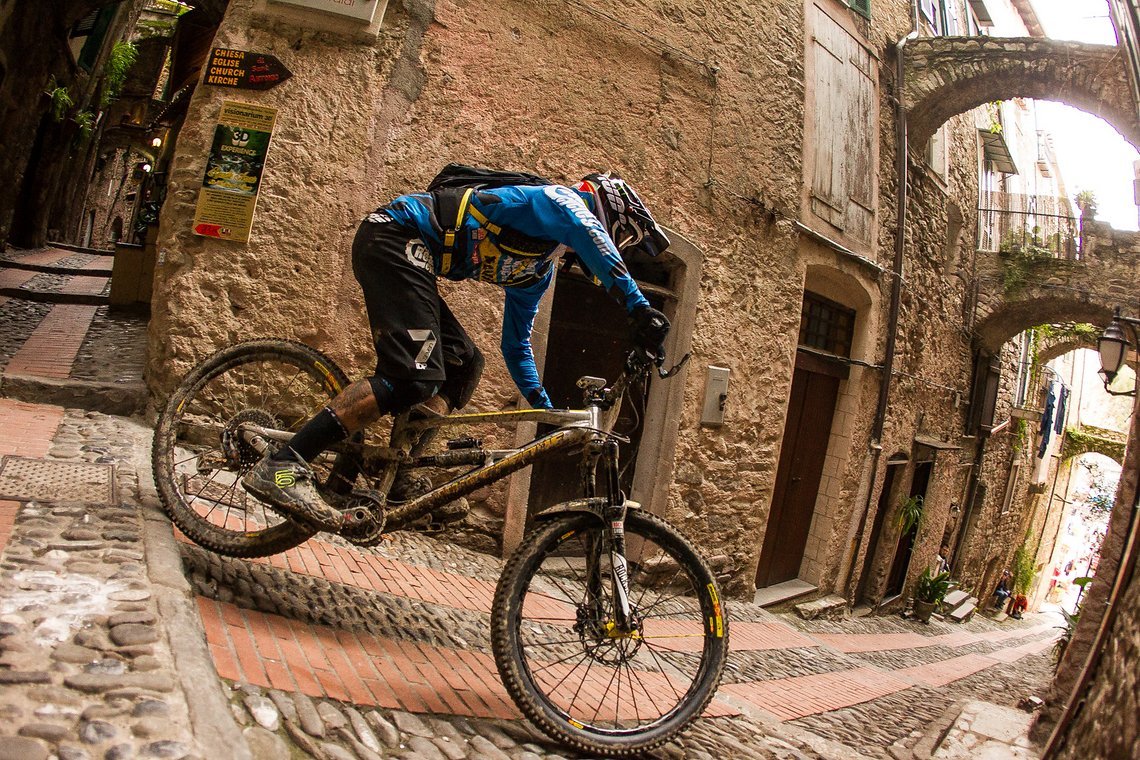 Sam Hill- San Remo- March Sram-Nukeproof test  (2)