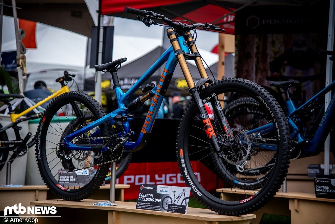 Das neue Polygon Collossus DH Bike ist ab August in zwei verschiedenen Ausstattungsvarianten erhältlich.