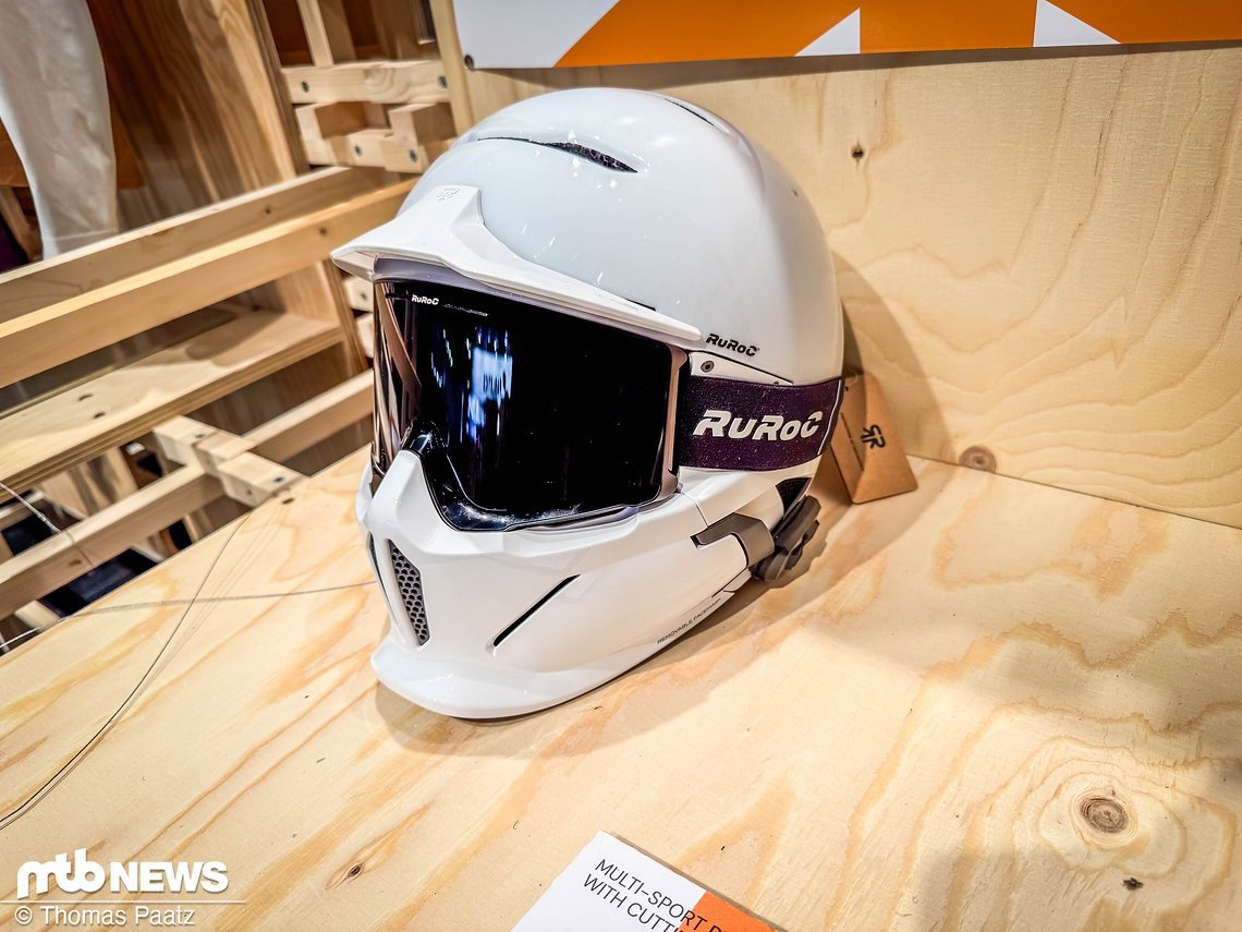 Diesen Helm mit abnehmbarem Kinnbügel