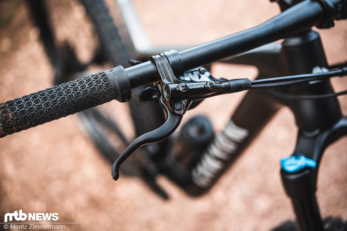 Scheibenbremsen von Shimano sollen den Allrounder zuverlässig zum Stoppen bringen.