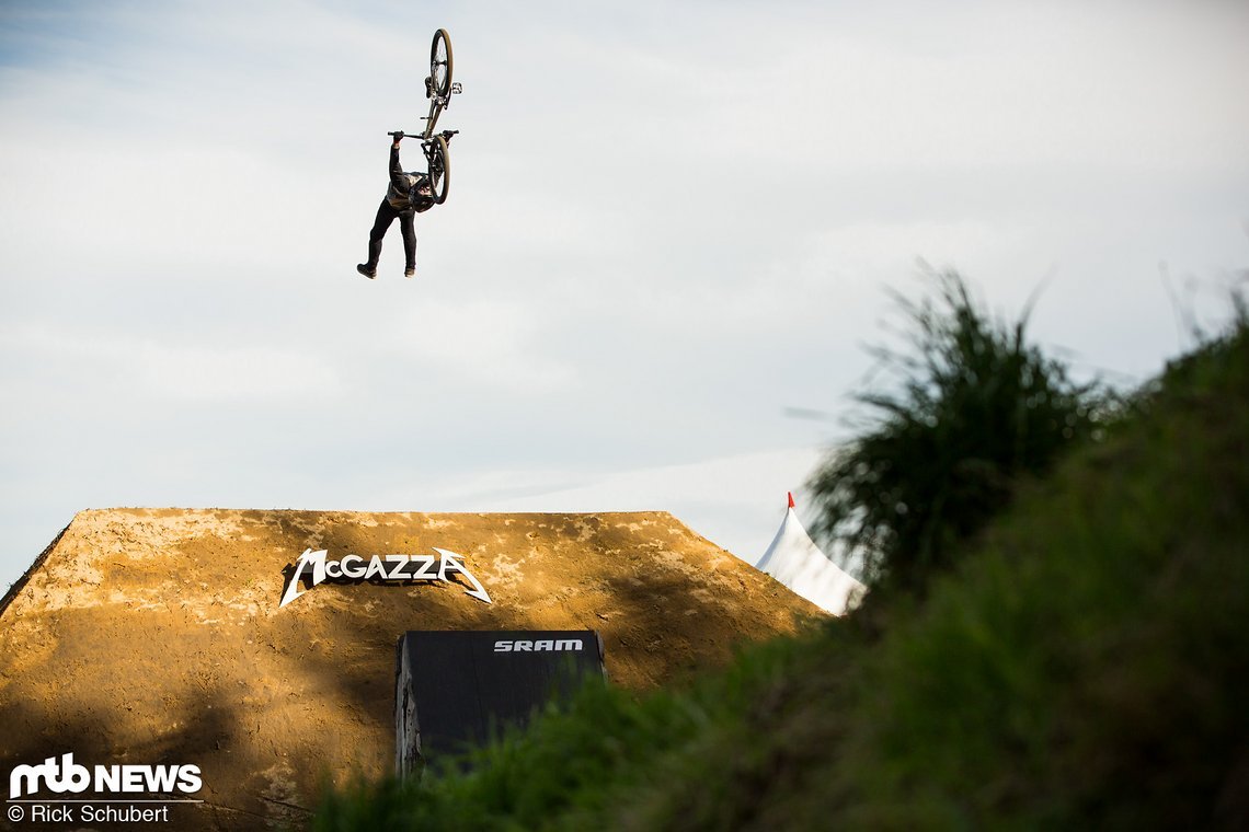 Mit Doublebackflips, 720s und seinen Tsunami Backflips katapultierte sich Nico Scholze bei seinem ersten Crankworx Slopestyle auf Rang 8