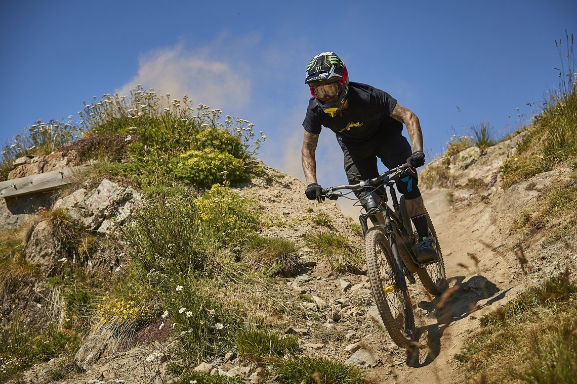 Sam Hill Mega 275 C RS (3)