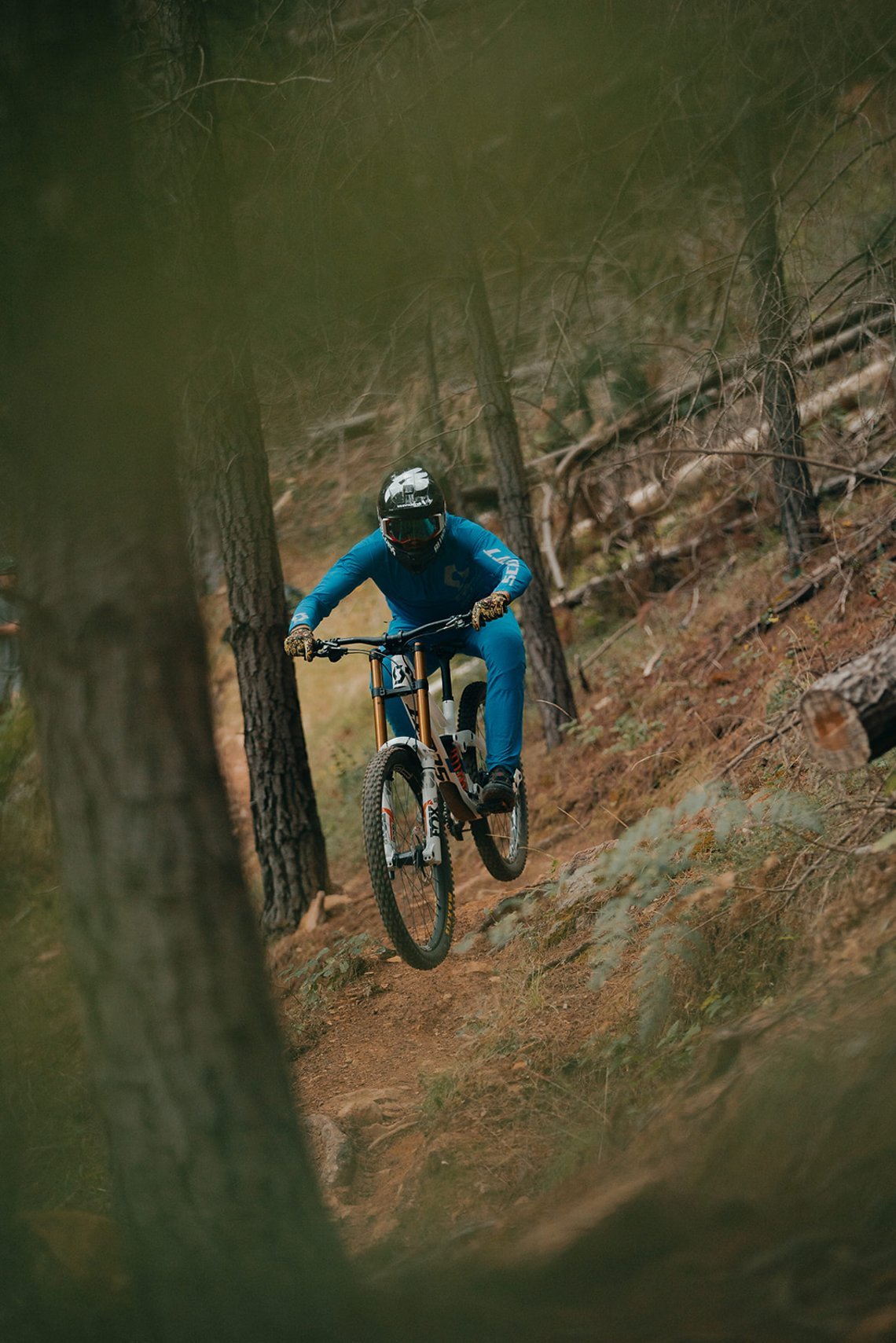 scott-sports-scott-dh-factory-2021-bike-actionImage-by-riley-matthewsShimano x Scott by Riley Matthews-16