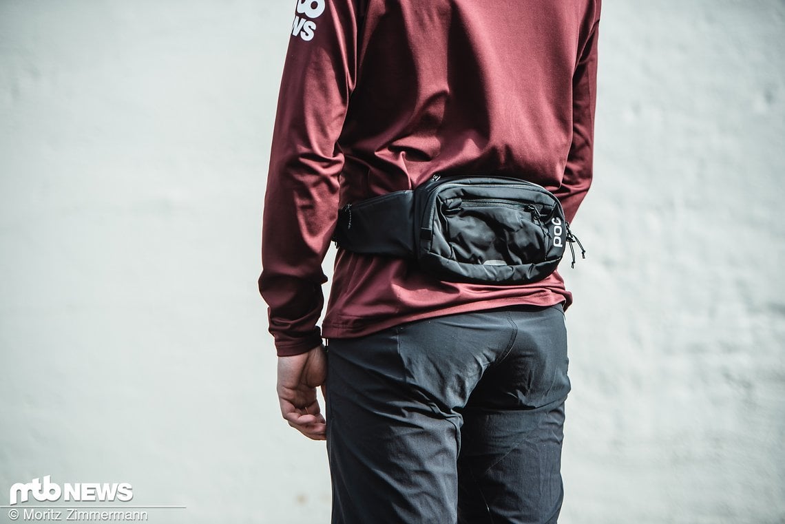 Das neue Poc Lamina Hip Pack stellt ein Volumen von 2 Litern zur Verfügung und ist für 80 € zu haben.