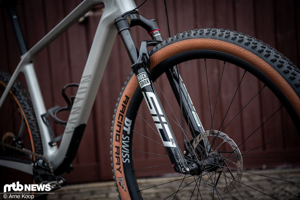 Die Federgabel des CF 9-Modells ist die bewährte Leichtbau-Federgabel Sid SL Ultimate von RockShox.
