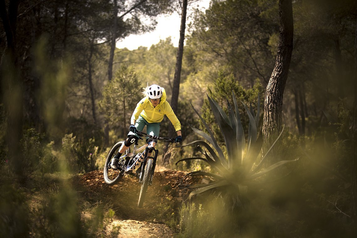 chasing-trail-ibiza-scott-sports-ActionImage-2018-bike-L11A061409