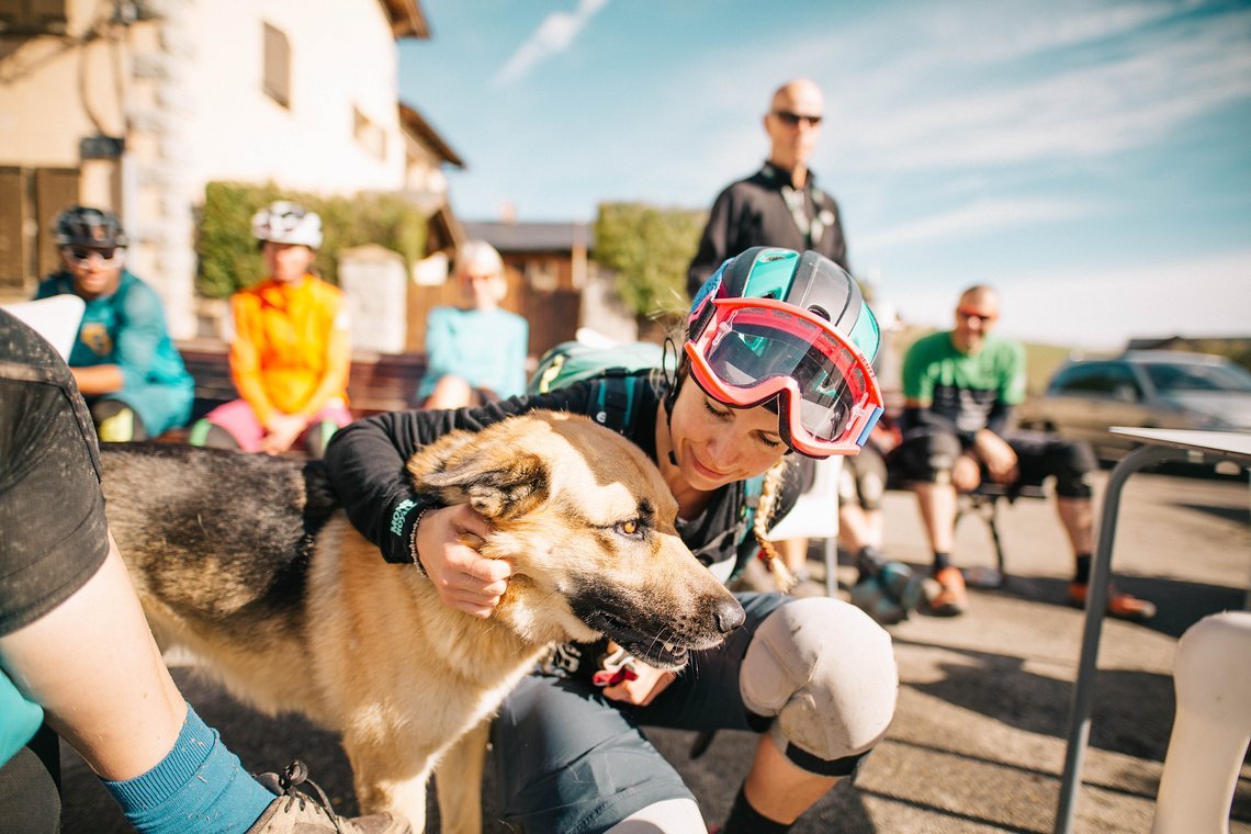 pyrenees-orientales-altitude-adventures-mtb-outsideisfree-tina-doggo